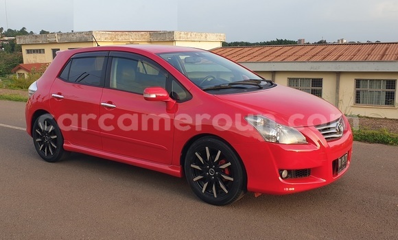 Sayi Na hannu Toyota Blade Red Mota in Yaounde a Babban Kamaru