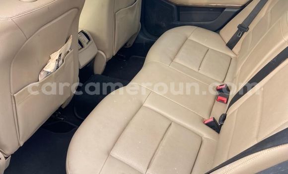 Sayi Na hannu Mercedes‒Benz E–Class Black Mota in Douala a Ƙasar Kamaru Sayi Na hannu Mercedes‒Benz E–Class Black Mota in Douala a Ƙasar Kamaru