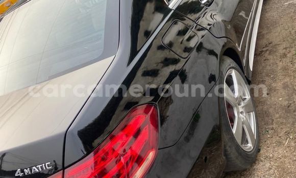 Sayi Na hannu Mercedes‒Benz E–Class Black Mota in Douala a Ƙasar Kamaru Sayi Na hannu Mercedes‒Benz E–Class Black Mota in Douala a Ƙasar Kamaru