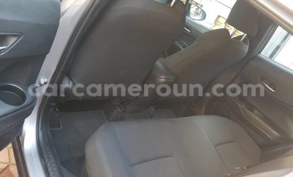 Sayi Imported Toyota C-HR Azurfa Mota in Douala a Ƙasar Kamaru Sayi Imported Toyota C-HR Azurfa Mota in Douala a Ƙasar Kamaru