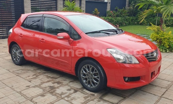 Sayi Na hannu Toyota Blade Red Mota in Yaounde a Babban Kamaru