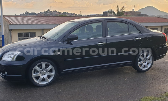Sayi Na hannu Toyota Avensis Black Mota in Yaounde a Babban Kamaru