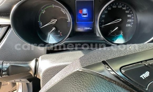 Sayi Imported Toyota C-HR Azurfa Mota in Douala a Ƙasar Kamaru Sayi Imported Toyota C-HR Azurfa Mota in Douala a Ƙasar Kamaru