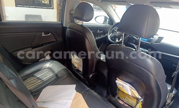 Sayi Na hannu Kia Sportage Black Mota in Douala a Ƙasar Kamaru Sayi Na hannu Kia Sportage Black Mota in Douala a Ƙasar Kamaru