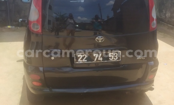 Sayi Na hannu Toyota Yaris Verso Black Mota in Douala a Ƙasar Kamaru Sayi Na hannu Toyota Yaris Verso Black Mota in Douala a Ƙasar Kamaru