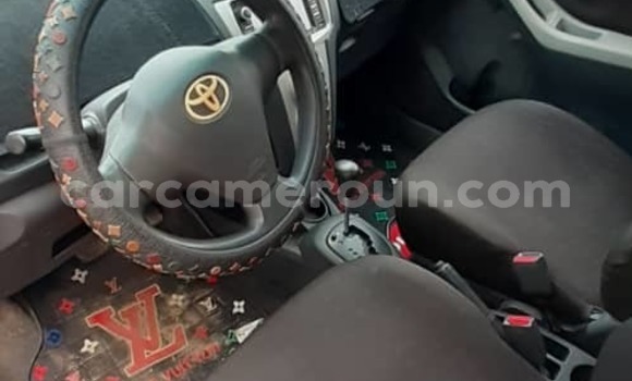 Sayi Na hannu Toyota Yaris Black Mota in Douala a Ƙasar Kamaru Sayi Na hannu Toyota Yaris Black Mota in Douala a Ƙasar Kamaru