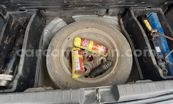 Sayi Na hannu Toyota Yaris Black Mota in Douala a Ƙasar Kamaru Sayi Na hannu Toyota Yaris Black Mota in Douala a Ƙasar Kamaru