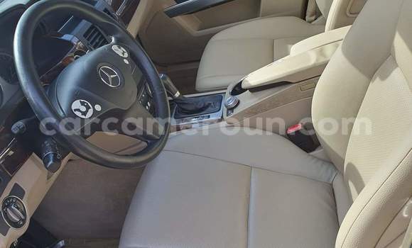 Sayi Na hannu Mercedes‒Benz CLK–Class Brown Mota in Yaounde a Babban Kamaru Sayi Na hannu Mercedes‒Benz CLK–Class Brown Mota in Yaounde a Babban Kamaru