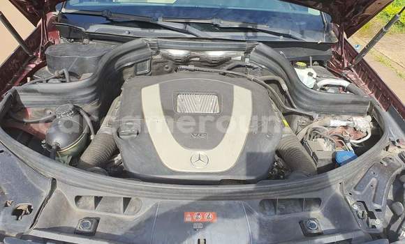 Sayi Na hannu Mercedes‒Benz CLK–Class Brown Mota in Yaounde a Babban Kamaru Sayi Na hannu Mercedes‒Benz CLK–Class Brown Mota in Yaounde a Babban Kamaru