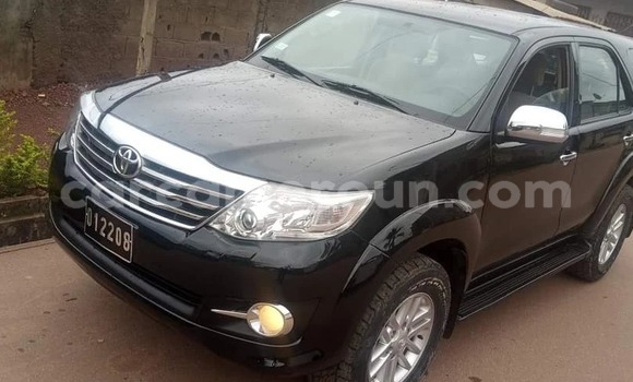 Sayi Na hannu Toyota Fortuner Black Mota in Yaounde a Babban Kamaru Sayi Na hannu Toyota Fortuner Black Mota in Yaounde a Babban Kamaru