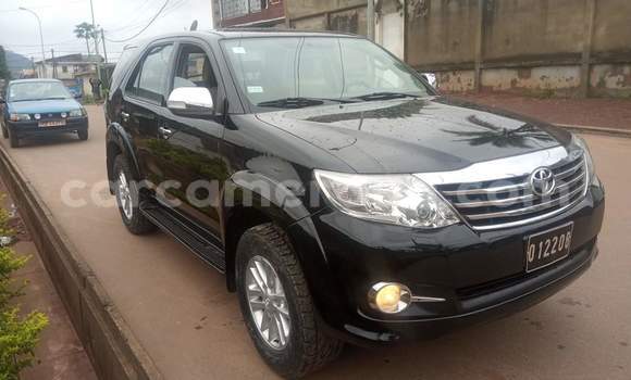 Sayi Na hannu Toyota Fortuner Black Mota in Yaounde a Babban Kamaru Sayi Na hannu Toyota Fortuner Black Mota in Yaounde a Babban Kamaru