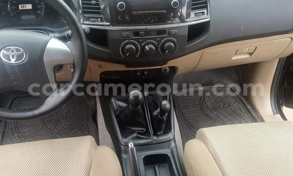 Sayi Na hannu Toyota Fortuner Black Mota in Yaounde a Babban Kamaru Sayi Na hannu Toyota Fortuner Black Mota in Yaounde a Babban Kamaru