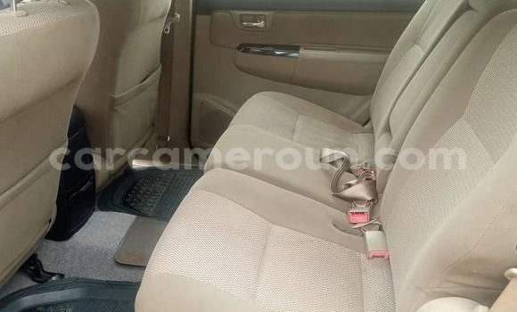 Sayi Na hannu Toyota Fortuner Black Mota in Yaounde a Babban Kamaru Sayi Na hannu Toyota Fortuner Black Mota in Yaounde a Babban Kamaru