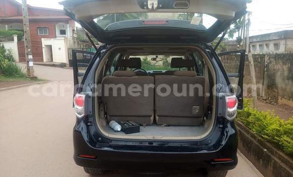 Sayi Na hannu Toyota Fortuner Black Mota in Yaounde a Babban Kamaru Sayi Na hannu Toyota Fortuner Black Mota in Yaounde a Babban Kamaru