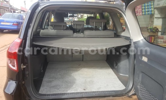 Acheter Occasion Voiture Toyota RAV4 Noir à Yaoundé, Central Cameroon Acheter Occasion Voiture Toyota RAV4 Noir à Yaoundé, Central Cameroon
