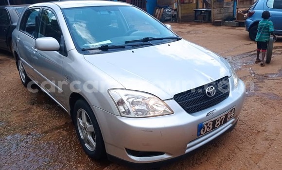 Sayi Na hannu Toyota Corolla Azurfa Mota in Yaounde a Babban Kamaru