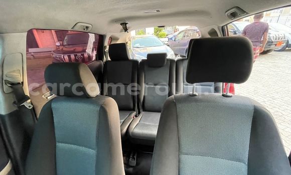 Acheter Occasion Voiture Toyota Corolla Verso Rouge à Douala, Littoral Cameroon Acheter Occasion Voiture Toyota Corolla Verso Rouge à Douala, Littoral Cameroon