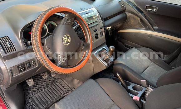 Sayi Na hannu Toyota Corolla Verso Red Mota in Douala a Ƙasar Kamaru Sayi Na hannu Toyota Corolla Verso Red Mota in Douala a Ƙasar Kamaru