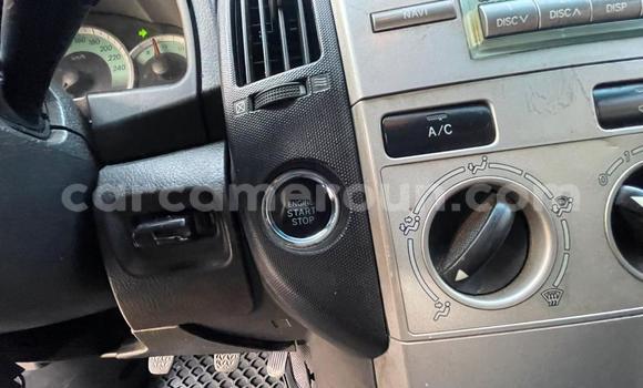 Sayi Na hannu Toyota Corolla Verso Red Mota in Douala a Ƙasar Kamaru Sayi Na hannu Toyota Corolla Verso Red Mota in Douala a Ƙasar Kamaru