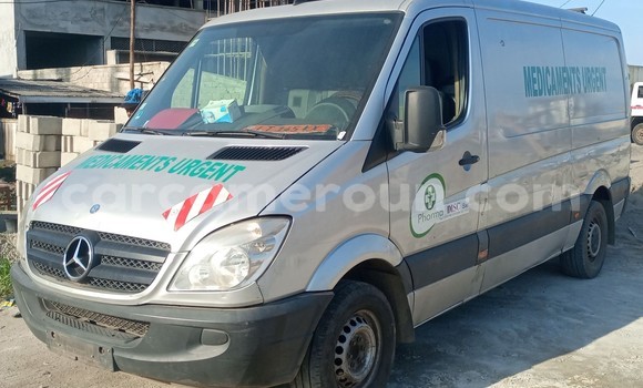 Sayi Na hannu Mercedes‒Benz W29 Azurfa Mota in Douala a Ƙasar Kamaru Sayi Na hannu Mercedes‒Benz W29 Azurfa Mota in Douala a Ƙasar Kamaru