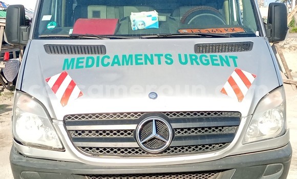 Sayi Na hannu Mercedes‒Benz W29 Azurfa Mota in Douala a Ƙasar Kamaru Sayi Na hannu Mercedes‒Benz W29 Azurfa Mota in Douala a Ƙasar Kamaru