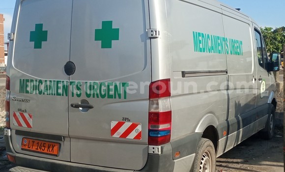 Sayi Na hannu Mercedes‒Benz W29 Azurfa Mota in Douala a Ƙasar Kamaru Sayi Na hannu Mercedes‒Benz W29 Azurfa Mota in Douala a Ƙasar Kamaru