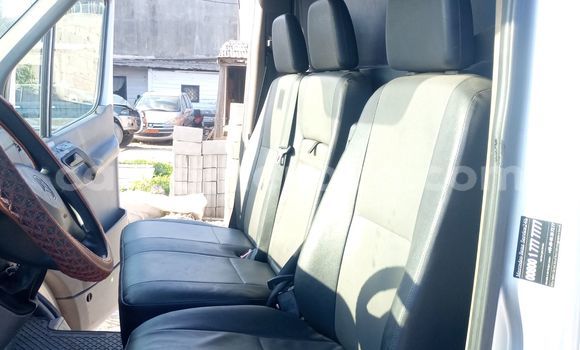 Sayi Na hannu Mercedes‒Benz W29 Azurfa Mota in Douala a Ƙasar Kamaru Sayi Na hannu Mercedes‒Benz W29 Azurfa Mota in Douala a Ƙasar Kamaru