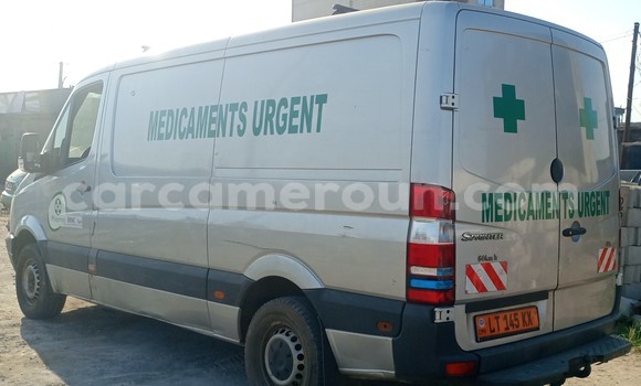 Sayi Na hannu Mercedes‒Benz W29 Azurfa Mota in Douala a Ƙasar Kamaru Sayi Na hannu Mercedes‒Benz W29 Azurfa Mota in Douala a Ƙasar Kamaru