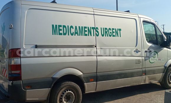 Sayi Na hannu Mercedes‒Benz W29 Azurfa Mota in Douala a Ƙasar Kamaru Sayi Na hannu Mercedes‒Benz W29 Azurfa Mota in Douala a Ƙasar Kamaru