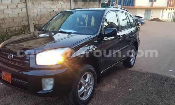 Sayi Na hannu Toyota RAV4 Black Mota in Yaounde a Babban Kamaru Sayi Na hannu Toyota RAV4 Black Mota in Yaounde a Babban Kamaru