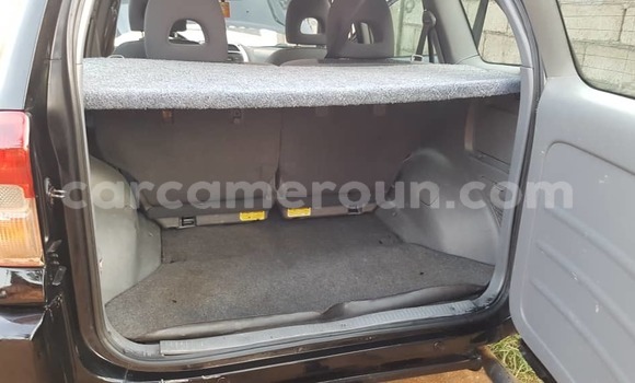 Sayi Na hannu Toyota RAV4 Black Mota in Yaounde a Babban Kamaru Sayi Na hannu Toyota RAV4 Black Mota in Yaounde a Babban Kamaru