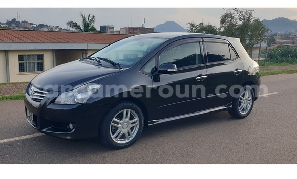 Sayi Na hannu Toyota Blade Black Mota in Yaounde a Babban Kamaru Sayi Na hannu Toyota Blade Black Mota in Yaounde a Babban Kamaru