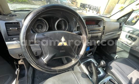 Sayi Na hannu Mitsubishi Pajero Black Mota in Douala a Ƙasar Kamaru Sayi Na hannu Mitsubishi Pajero Black Mota in Douala a Ƙasar Kamaru