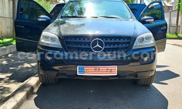 Sayi Na hannu Mercedes‒Benz ML–Class Black Mota in Yaounde a Babban Kamaru