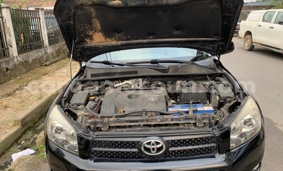 Sayi Na hannu Toyota RAV4 Black Mota in Yaounde a Babban Kamaru Sayi Na hannu Toyota RAV4 Black Mota in Yaounde a Babban Kamaru