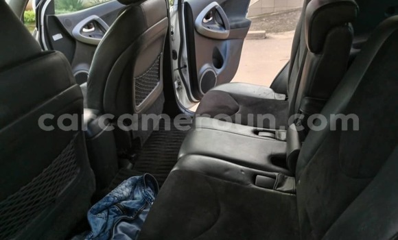 Buy Used Toyota Vanguard White Car in Yaounde in Central Cameroon Buy Used Toyota Vanguard White Car in Yaounde in Central Cameroon