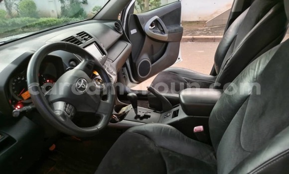 Buy Used Toyota Vanguard White Car in Yaounde in Central Cameroon Buy Used Toyota Vanguard White Car in Yaounde in Central Cameroon
