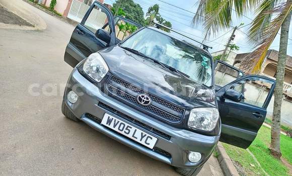 Acheter Occasion Voiture Toyota RAV4 Noir à Yaoundé, Central Cameroon Acheter Occasion Voiture Toyota RAV4 Noir à Yaoundé, Central Cameroon