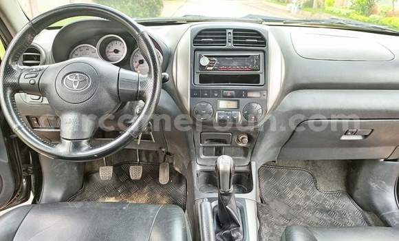 Acheter Occasion Voiture Toyota RAV4 Noir à Yaoundé, Central Cameroon Acheter Occasion Voiture Toyota RAV4 Noir à Yaoundé, Central Cameroon