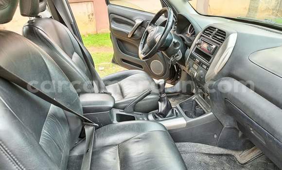 Acheter Occasion Voiture Toyota RAV4 Noir à Yaoundé, Central Cameroon Acheter Occasion Voiture Toyota RAV4 Noir à Yaoundé, Central Cameroon