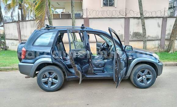 Acheter Occasion Voiture Toyota RAV4 Noir à Yaoundé, Central Cameroon Acheter Occasion Voiture Toyota RAV4 Noir à Yaoundé, Central Cameroon