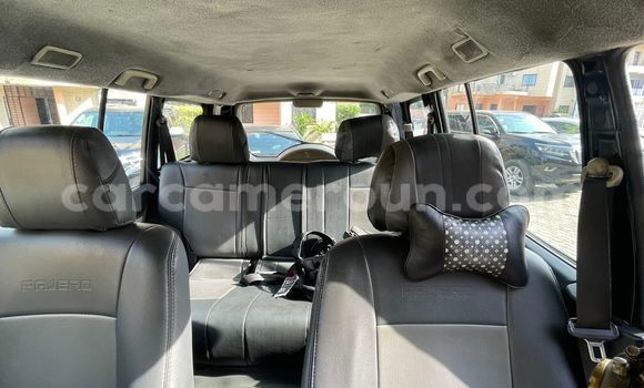 Sayi Na hannu Mitsubishi Pajero Black Mota in Douala a Ƙasar Kamaru Sayi Na hannu Mitsubishi Pajero Black Mota in Douala a Ƙasar Kamaru