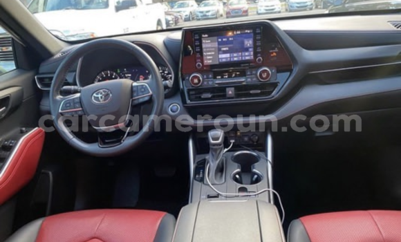 Buy Import Toyota Highlander White Car in Douala in Littoral Cameroon Buy Import Toyota Highlander White Car in Douala in Littoral Cameroon