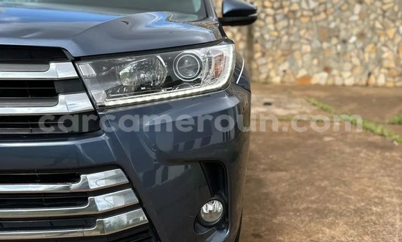 Acheter Occasion Voiture Toyota Highlander Gris à Yaoundé, Central Cameroon Acheter Occasion Voiture Toyota Highlander Gris à Yaoundé, Central Cameroon