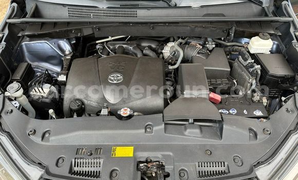 Acheter Occasion Voiture Toyota Highlander Gris à Yaoundé, Central Cameroon Acheter Occasion Voiture Toyota Highlander Gris à Yaoundé, Central Cameroon