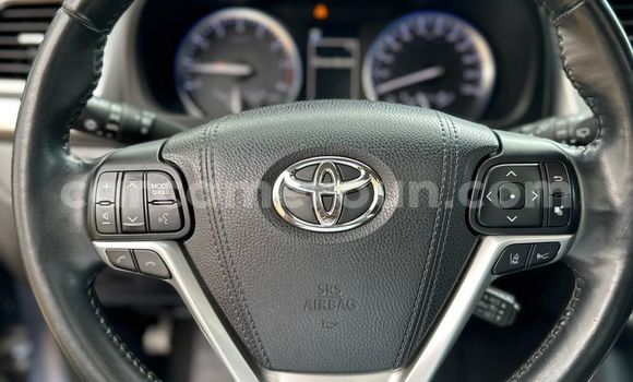 Acheter Occasion Voiture Toyota Highlander Gris à Yaoundé, Central Cameroon Acheter Occasion Voiture Toyota Highlander Gris à Yaoundé, Central Cameroon