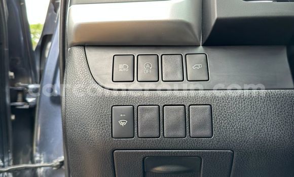 Acheter Occasion Voiture Toyota Highlander Gris à Yaoundé, Central Cameroon Acheter Occasion Voiture Toyota Highlander Gris à Yaoundé, Central Cameroon