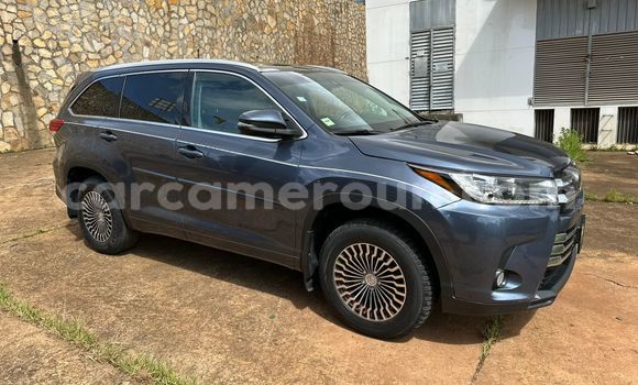 Acheter Occasion Voiture Toyota Highlander Gris à Yaoundé, Central Cameroon Acheter Occasion Voiture Toyota Highlander Gris à Yaoundé, Central Cameroon