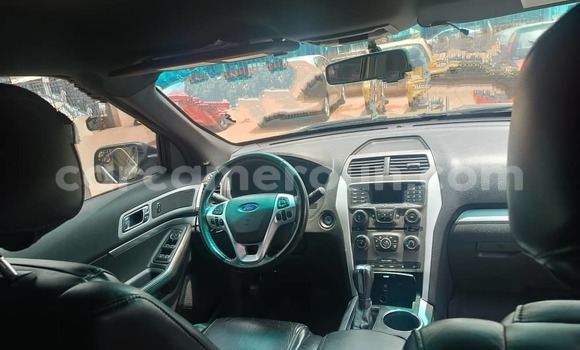 Sayi Na hannu Ford Explorer Green Mota in Yaounde a Babban Kamaru Sayi Na hannu Ford Explorer Green Mota in Yaounde a Babban Kamaru