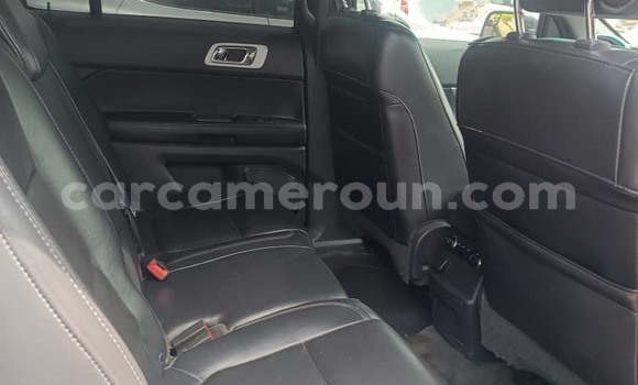 Sayi Na hannu Ford Explorer Green Mota in Yaounde a Babban Kamaru Sayi Na hannu Ford Explorer Green Mota in Yaounde a Babban Kamaru